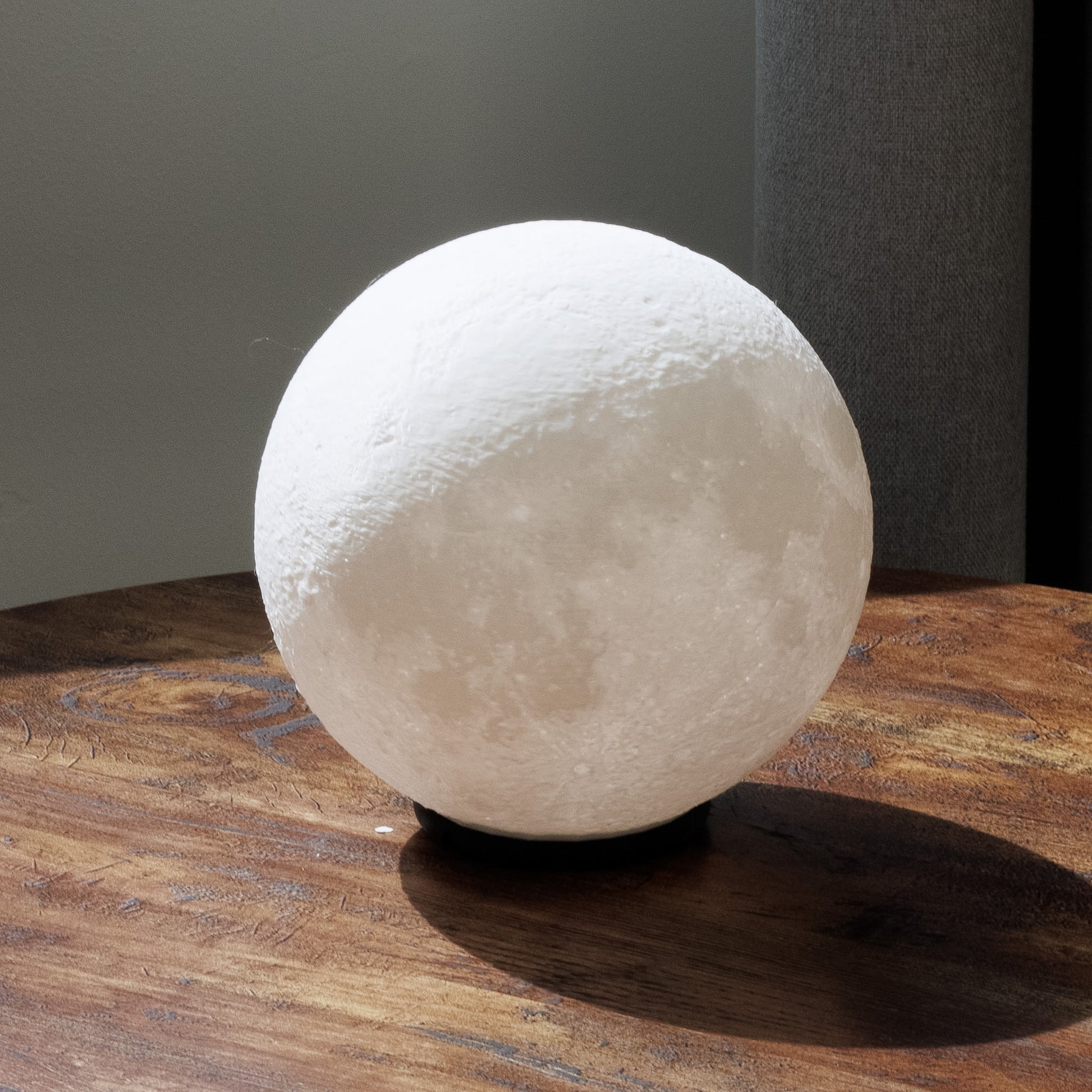 3D Printed - Moon Lamp